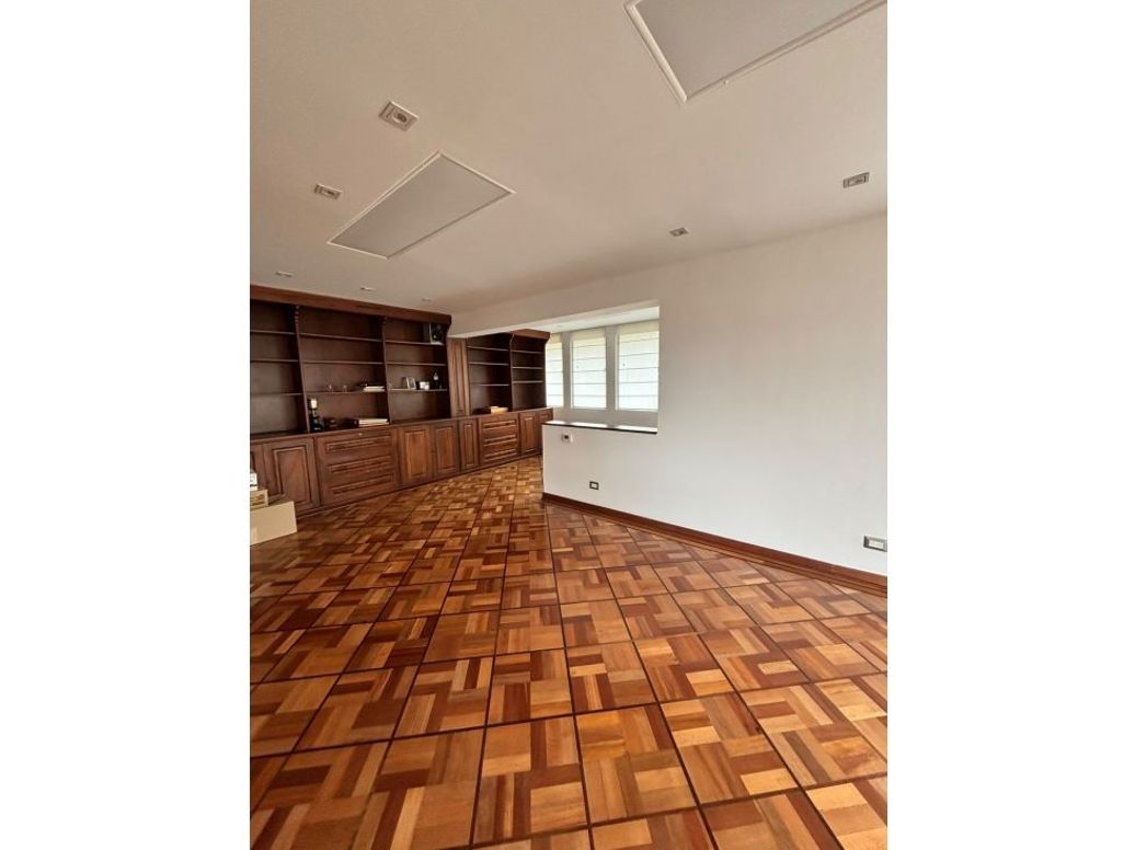Bogota alquiler apartamento en Rosales Abajo Av Circunvalar 264 mts en Rosales Bajo