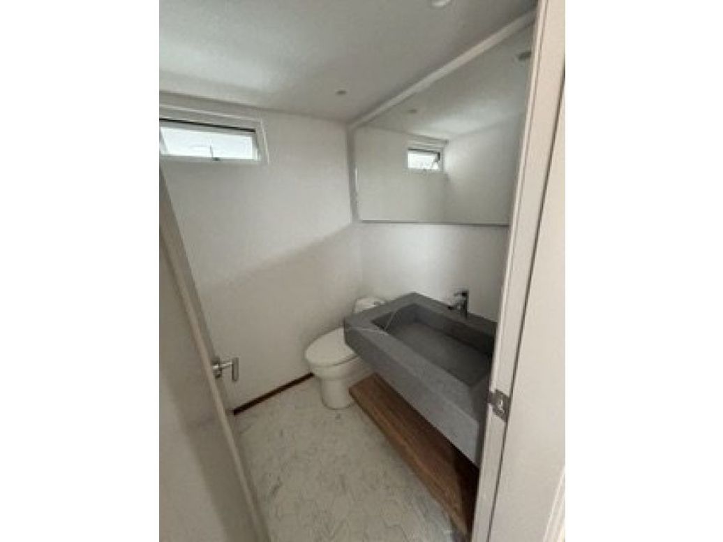 Apartamento de 2 alcobas en arriendo en Rosales Bajo, Bogotá, 328 m² · foto 16 de 17