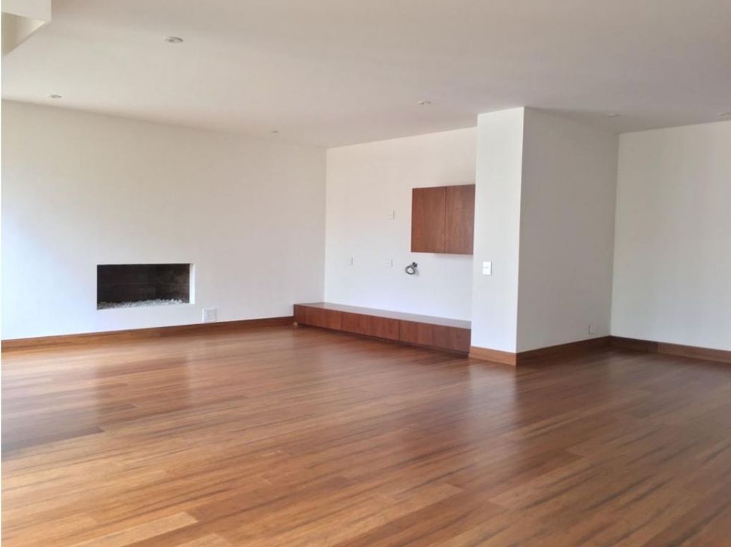 Apartamento de 3 alcobas en venta en La Cabrera, Bogotá, 255 m² · foto 2 de 13
