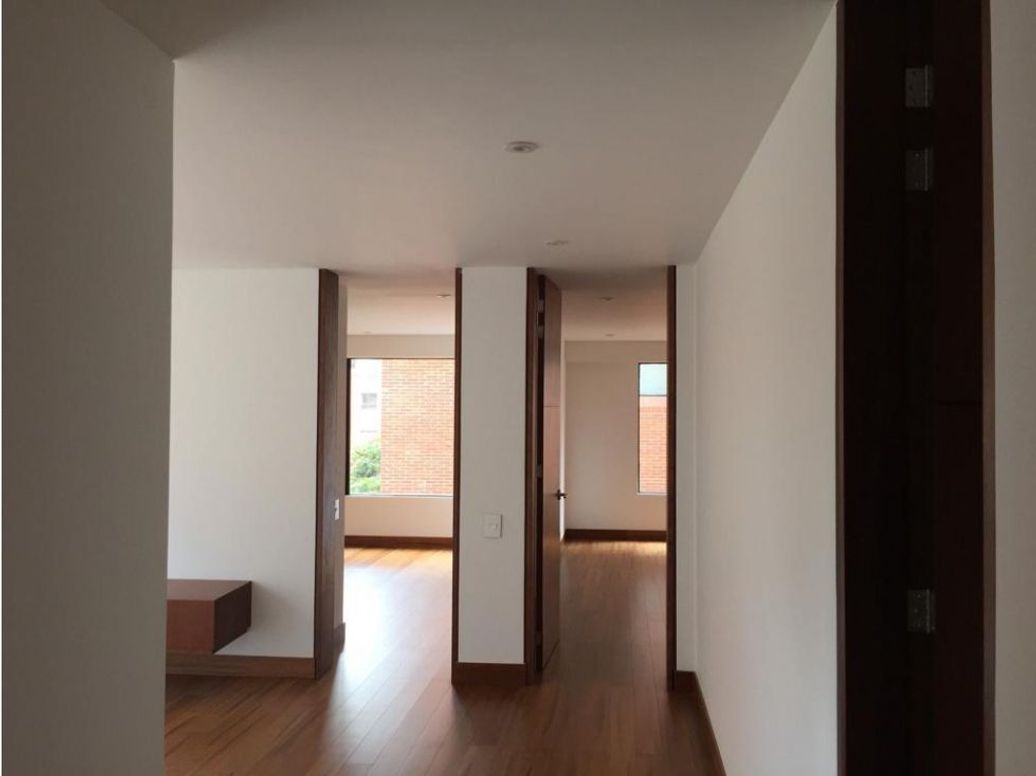 Apartamento de 3 alcobas en venta en La Cabrera, Bogotá, 255 m² · foto 7 de 13