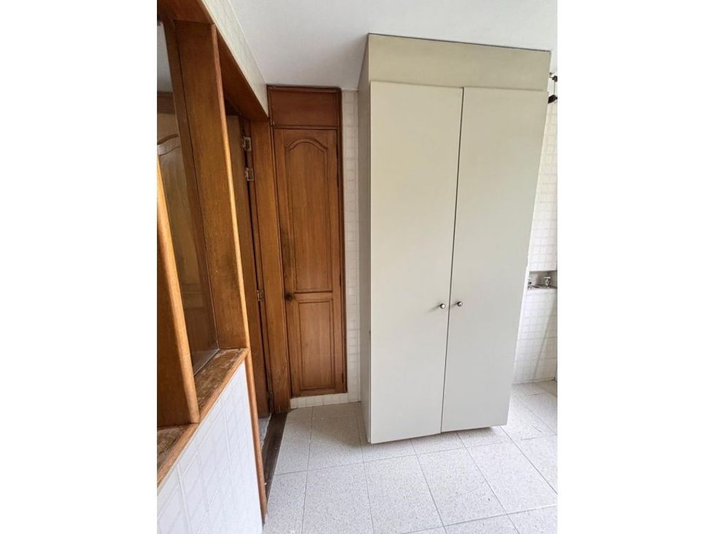 Apartamento de 3 alcobas en venta en Rosales Bajo, Bogotá, 180 m² · foto 7 de 20