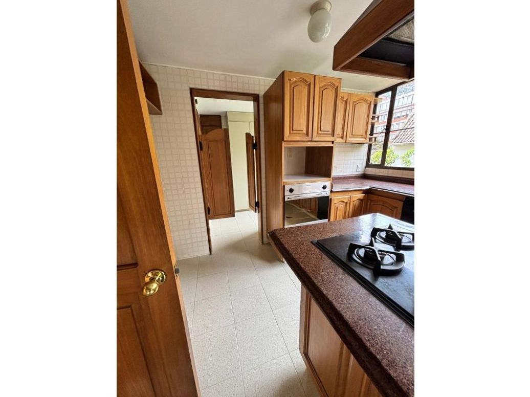 Apartamento de 3 alcobas en venta en Rosales Bajo, Bogotá, 180 m² · foto 9 de 20