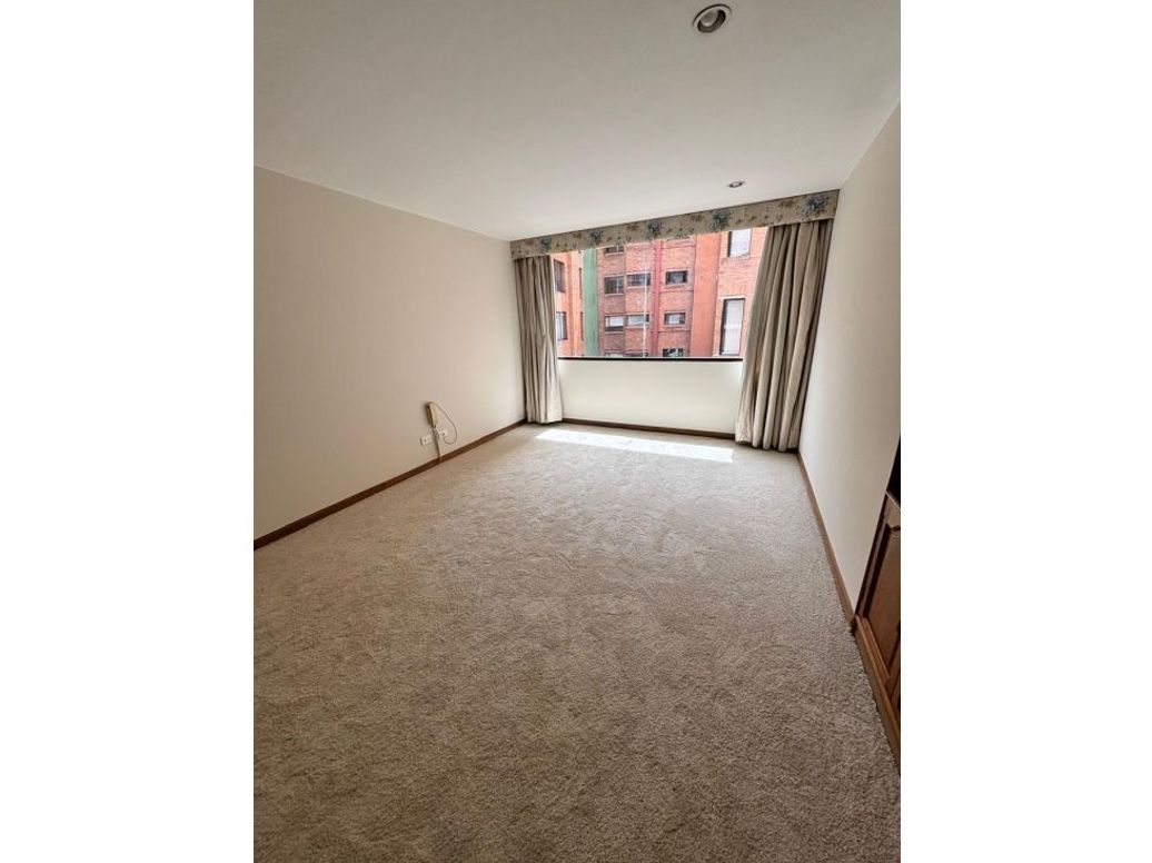 Apartamento de 3 alcobas en venta en Rosales Bajo, Bogotá, 180 m² · foto 19 de 20