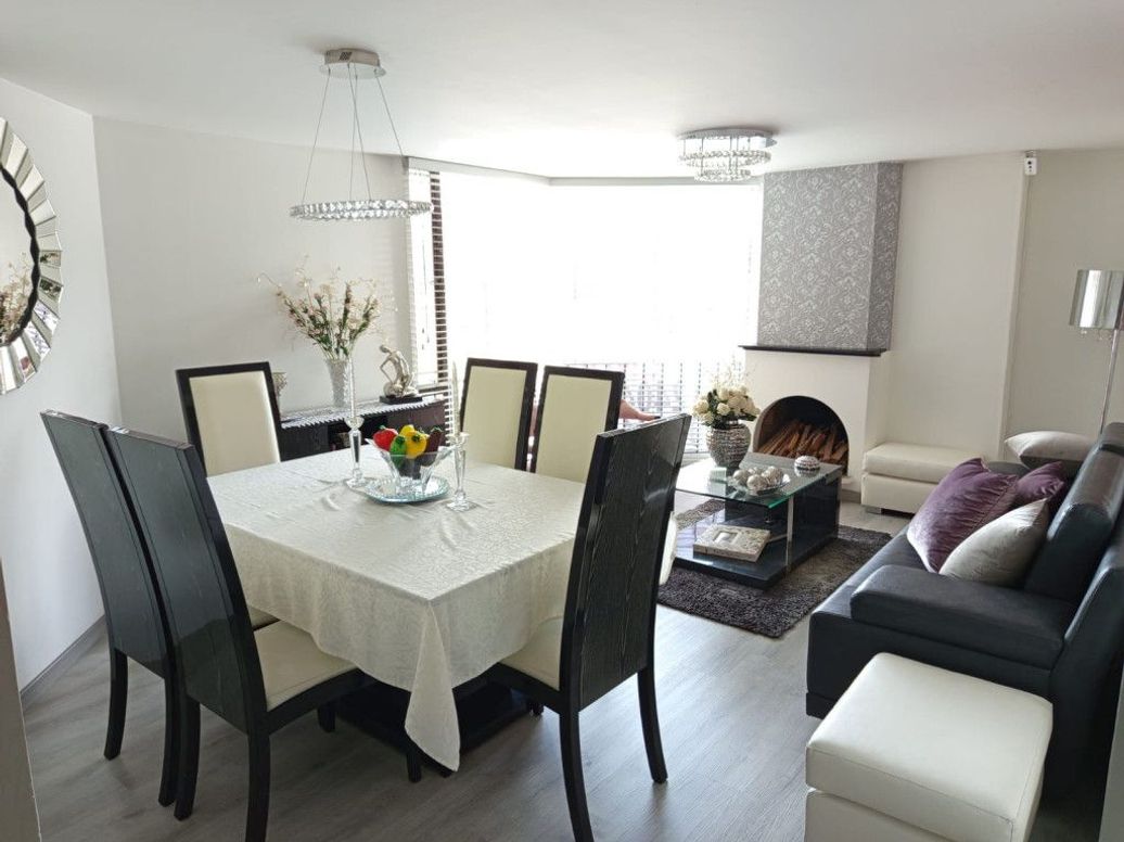 Apartamento de 3 alcobas en venta en Cr. El Bosque, Bogotá, 105 m² · foto 2 de 14