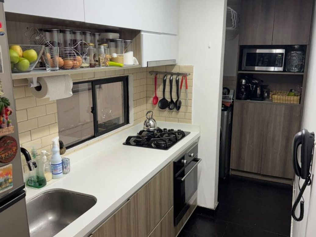 Apartamento de 3 alcobas en venta en Ciudad Salitre Sur-Oriental, Bogotá, 82 m² · foto 4 de 9