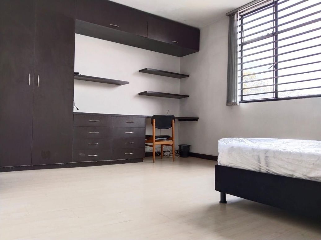 Casa de 6 alcobas en venta en Banco Central, Bogotá, 210 m² · foto 11 de 20