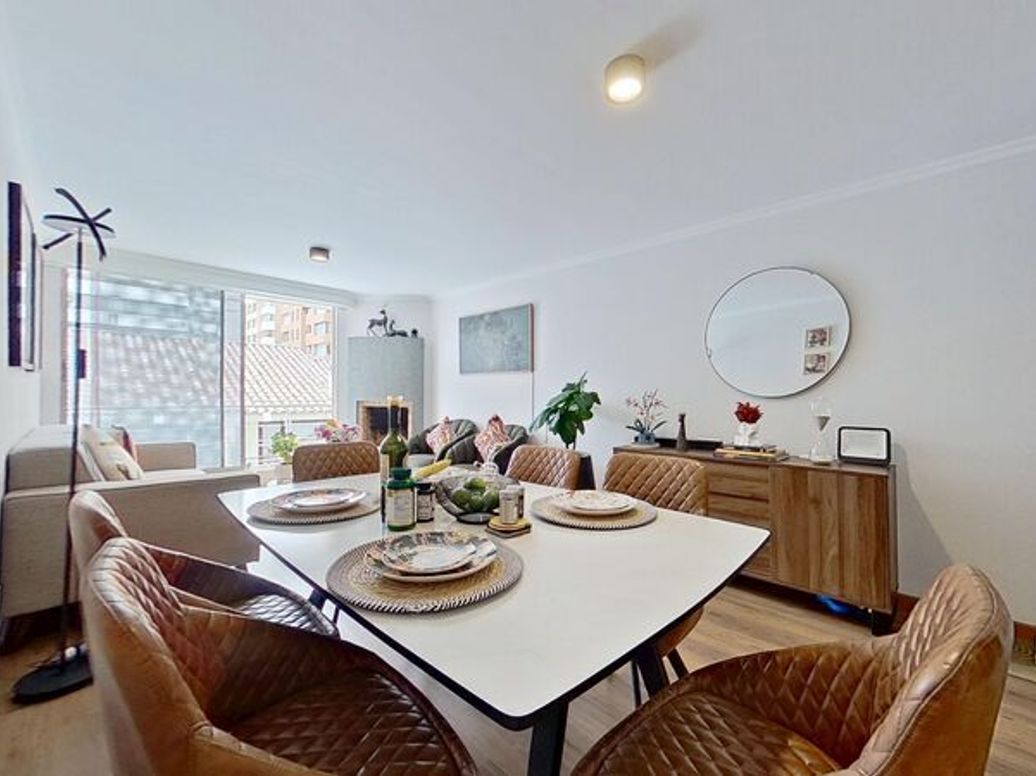 Apartamento de 2 alcobas en venta en Santa Barbara Central, Bogotá, 75 m² · foto 2 de 14