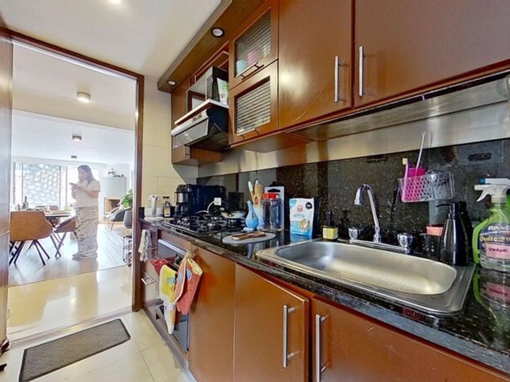 Apartamento de 2 alcobas en venta en Santa Barbara Central, Bogotá, 75 m² · foto 6 de 14