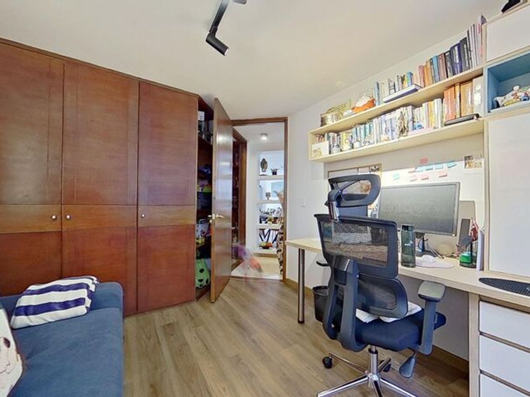 Apartamento de 2 alcobas en venta en Santa Barbara Central, Bogotá, 75 m² · foto 9 de 14