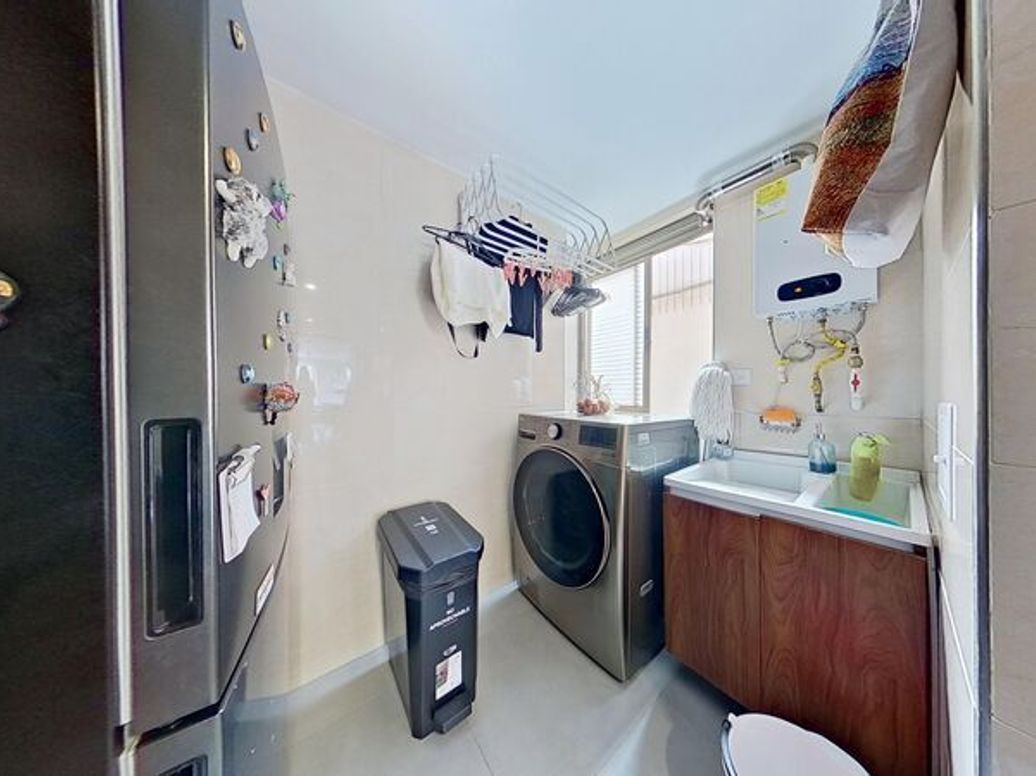 Apartamento de 2 alcobas en venta en Santa Barbara Central, Bogotá, 75 m² · foto 7 de 14
