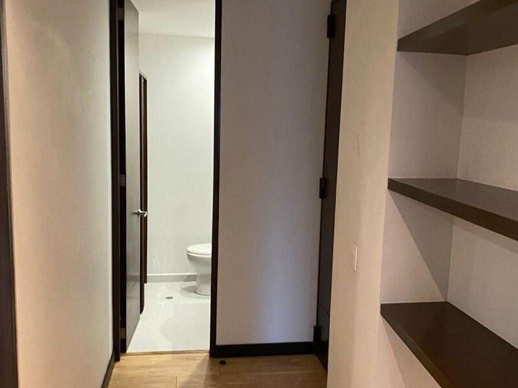 Apartamento de 1 alcoba en arriendo en El Refugio, Bogotá, 84 m² · foto 3 de 9