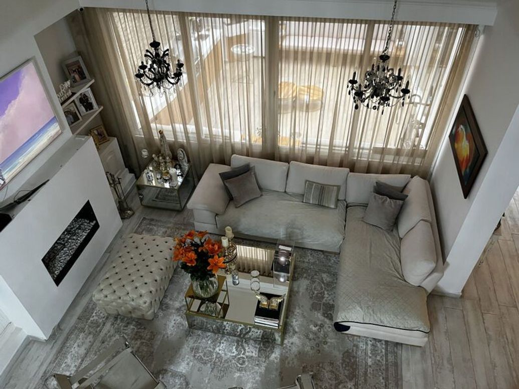 Casa de 3 alcobas en venta en Santa Barbara Alta, Bogotá, 387 m² · foto 16 de 20