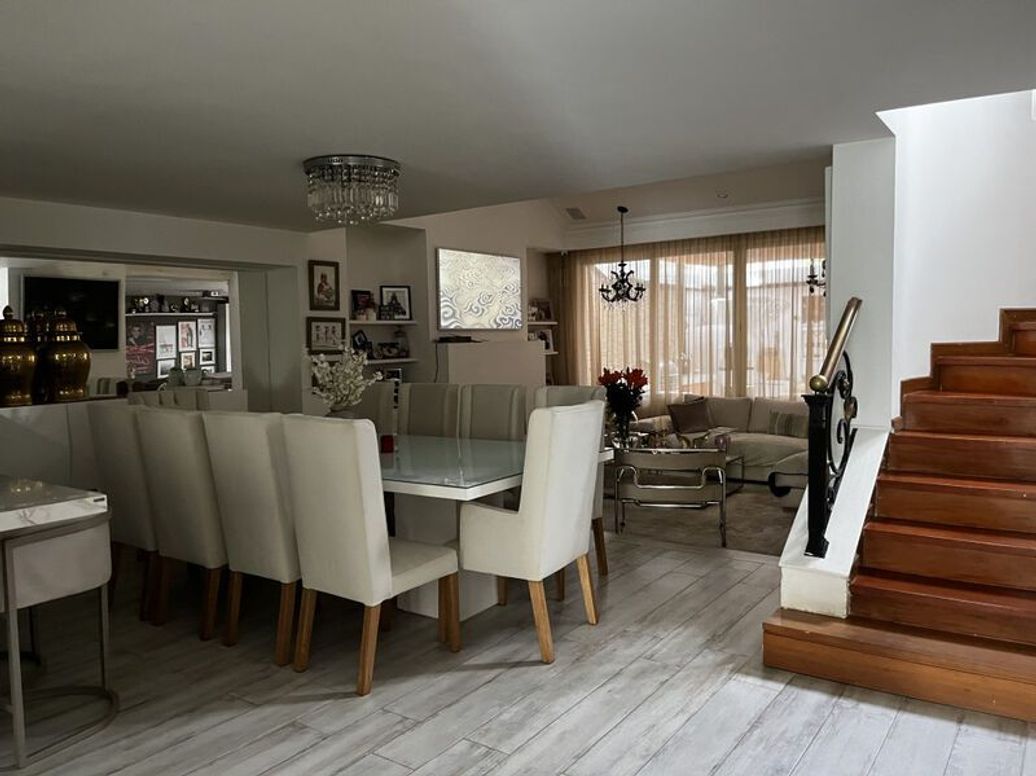 Casa de 3 alcobas en venta en Santa Barbara Alta, Bogotá, 387 m² · foto 5 de 20