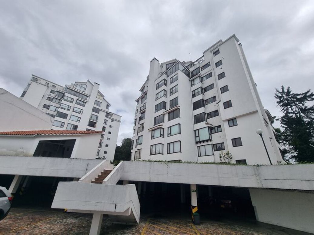 Apartamento de 3 alcobas en venta en Cr Bosque De Gratamira, Bogotá, 141 m² · foto 17 de 20