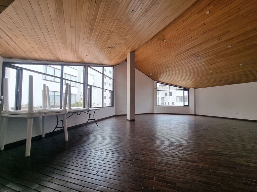 Apartamento de 3 alcobas en venta en Cr Bosque De Gratamira, Bogotá, 141 m² · foto 18 de 20