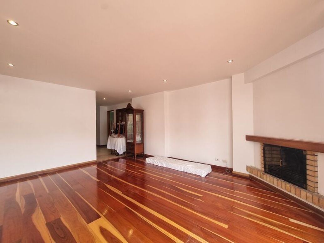 Apartamento de 3 alcobas en venta en Cr Bosque De Gratamira, Bogotá, 141 m² · foto 5 de 20