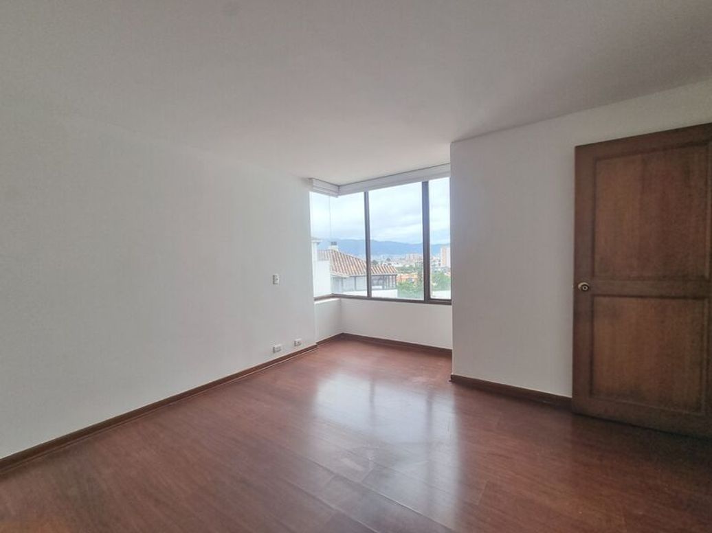 Apartamento de 3 alcobas en venta en Cr Bosque De Gratamira, Bogotá, 141 m² · foto 14 de 20