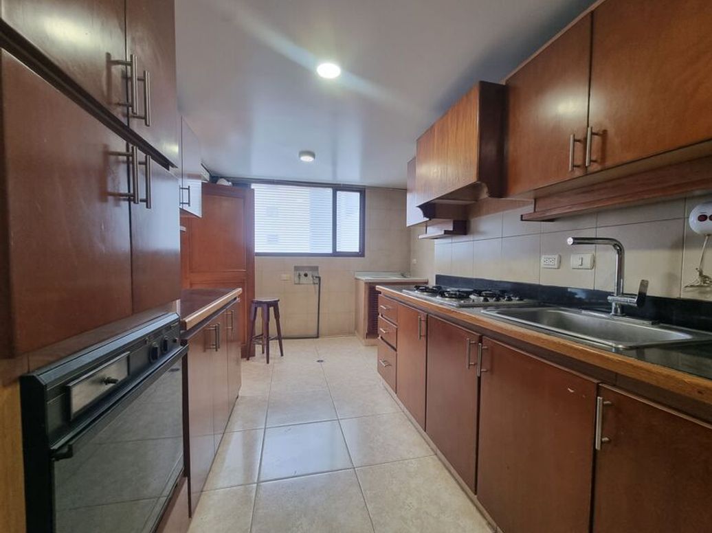 Apartamento de 3 alcobas en venta en Cr Bosque De Gratamira, Bogotá, 141 m² · foto 7 de 20