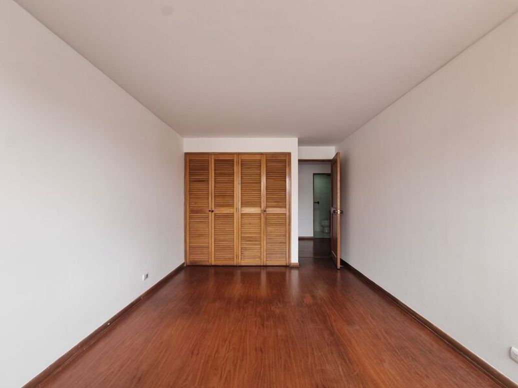 Apartamento de 3 alcobas en venta en Cr Bosque De Gratamira, Bogotá, 141 m² · foto 10 de 20