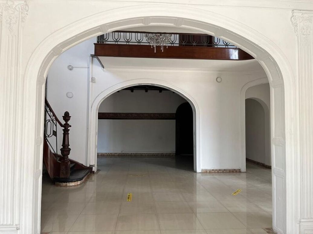 Casa de 12 alcobas en venta en Chapinero, Bogotá, 550 m² · foto 2 de 6