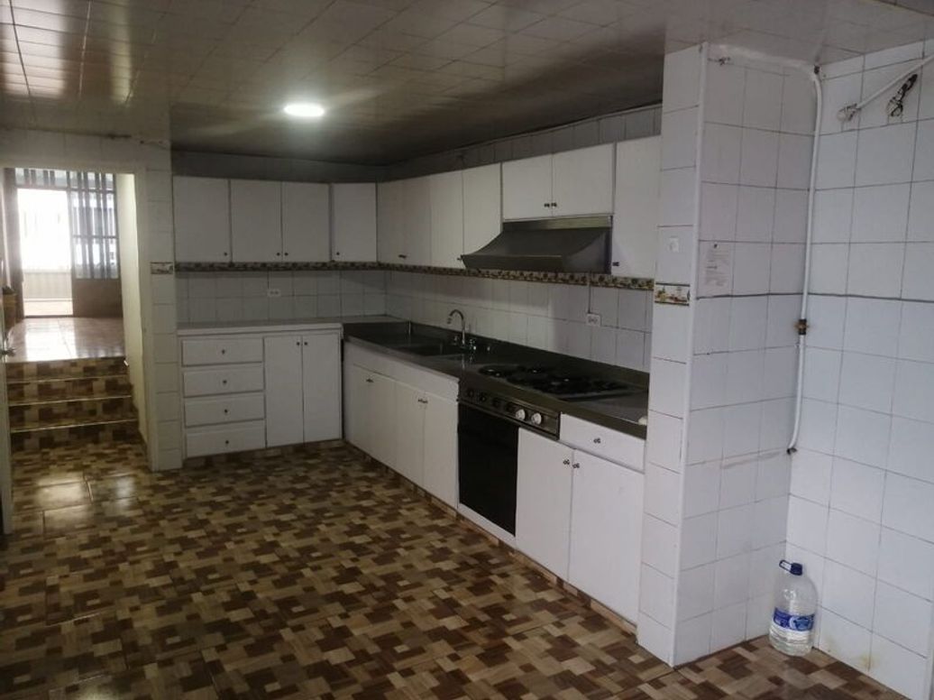 Casa de 6 alcobas en venta en Santa Cecilia, Bogotá, 298 m² · foto 8 de 20