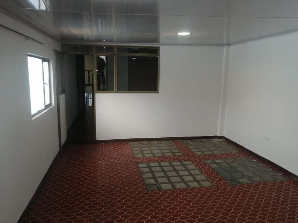 Casa de 6 alcobas en venta en Santa Cecilia, Bogotá, 298 m² · foto 14 de 20