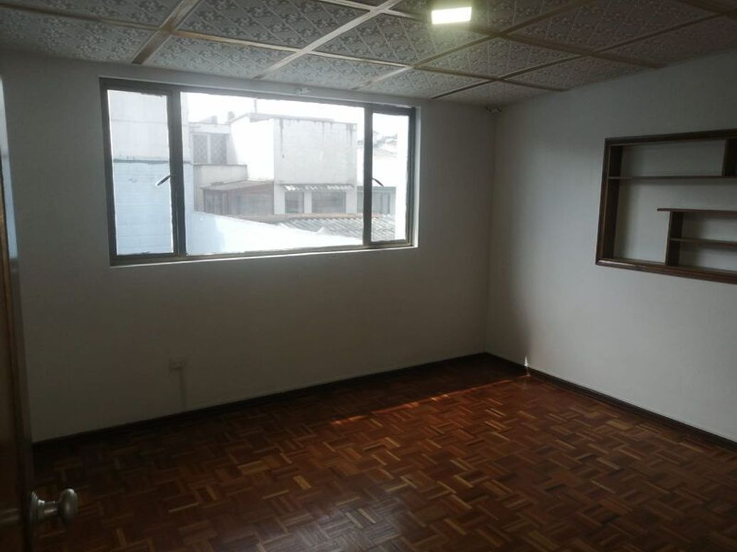 Casa de 6 alcobas en venta en Santa Cecilia, Bogotá, 298 m² · foto 12 de 20