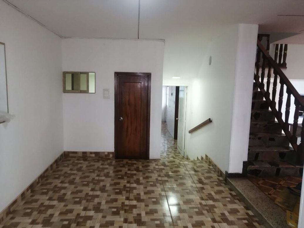 Casa de 6 alcobas en venta en Santa Cecilia, Bogotá, 298 m² · foto 9 de 20
