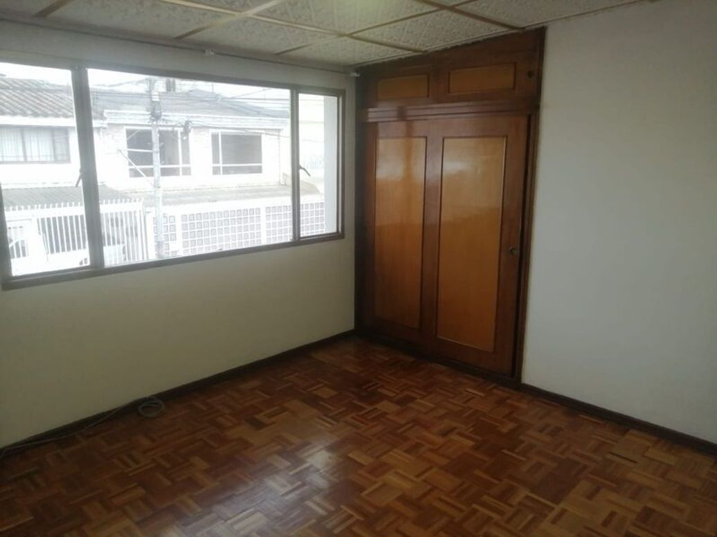 Casa de 6 alcobas en venta en Santa Cecilia, Bogotá, 298 m² · foto 17 de 20