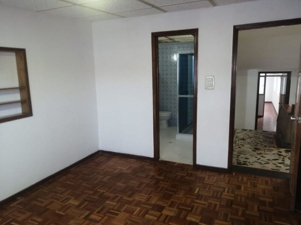 Casa de 6 alcobas en venta en Santa Cecilia, Bogotá, 298 m² · foto 19 de 20