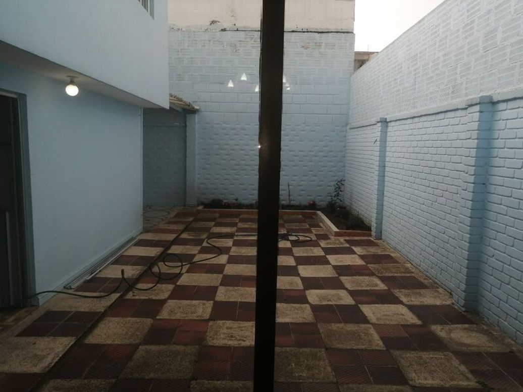 Casa de 6 alcobas en venta en Santa Cecilia, Bogotá, 298 m² · foto 4 de 20