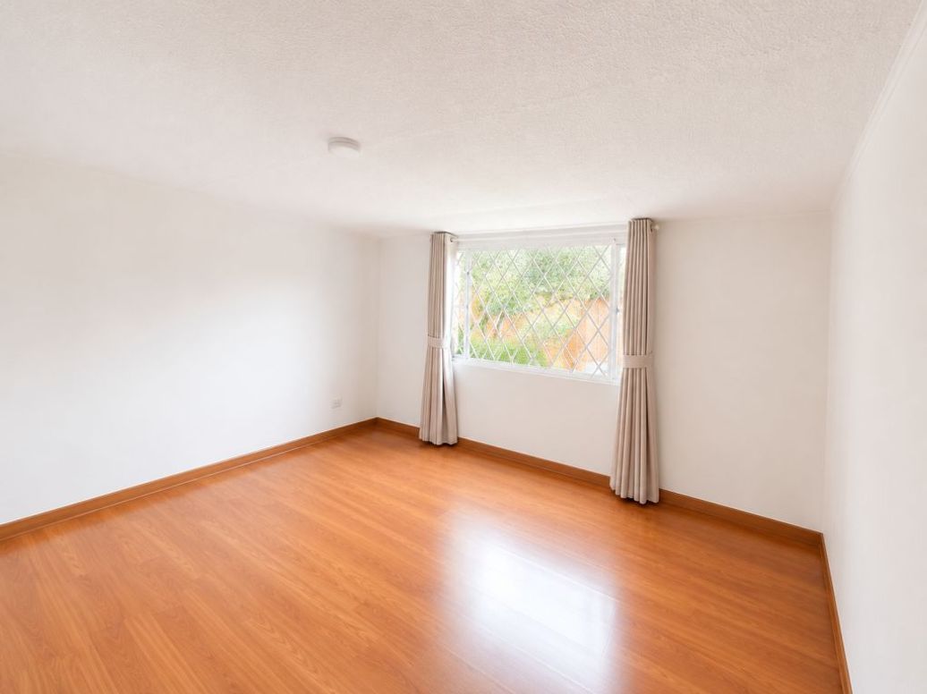 Casa de 5 alcobas en venta en Mónaco, Bogotá, 210 m² · foto 6 de 7