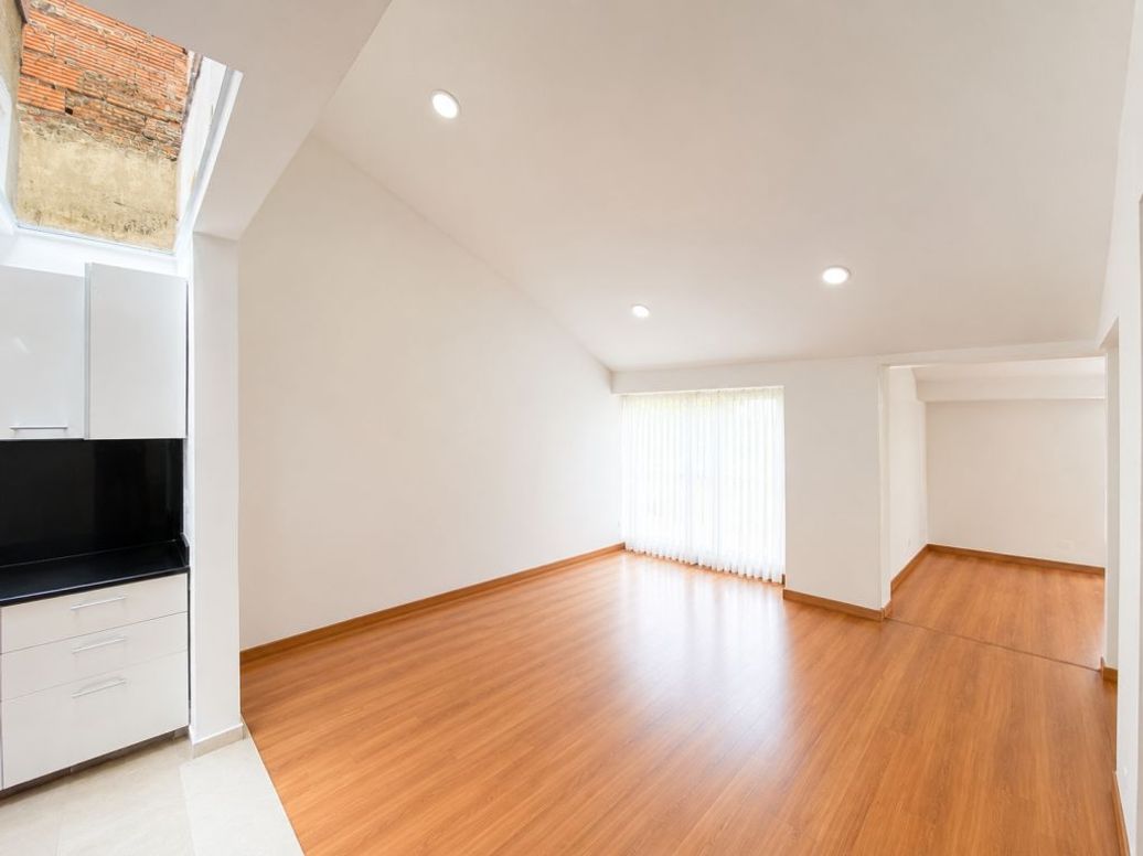 Casa de 5 alcobas en venta en Mónaco, Bogotá, 210 m² · foto 5 de 7