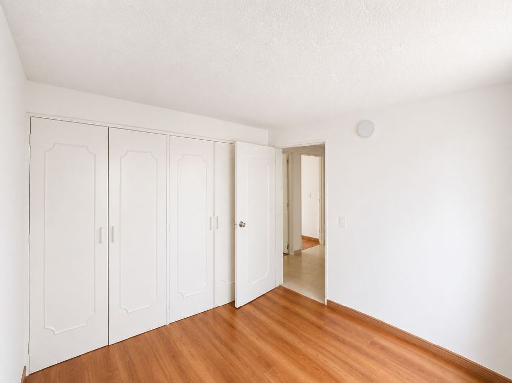 Casa de 5 alcobas en venta en Mónaco, Bogotá, 210 m² · foto 3 de 7