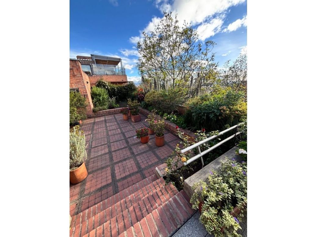 Apartamento en venta en Los Rosales, Bogotá · foto 3 de 16