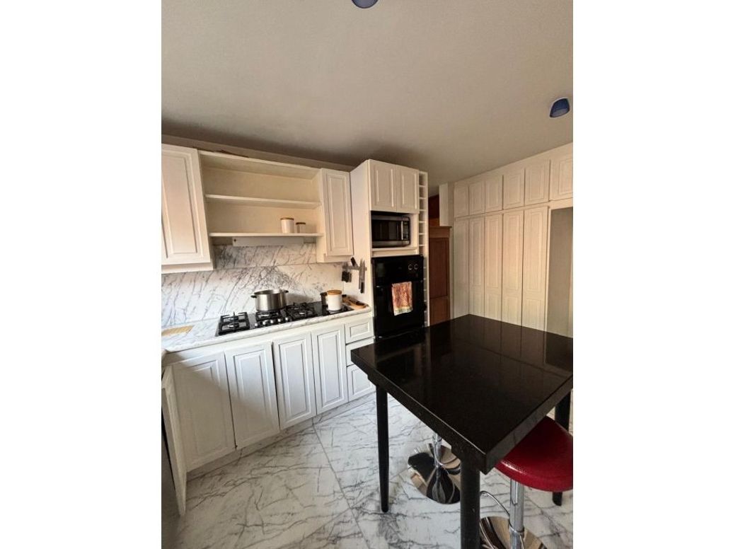 Apartamento en venta en Los Rosales, Bogotá · foto 9 de 16