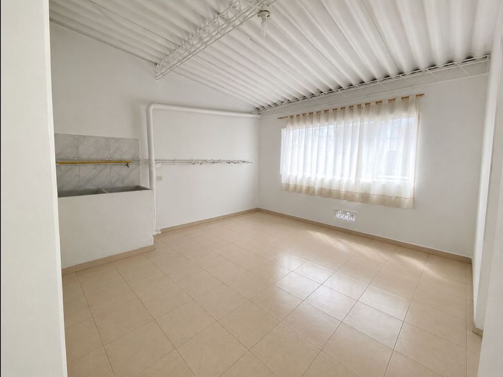 Casa de 7 alcobas en venta en Jardin Botanico, Bogotá, 320 m² · foto 8 de 16