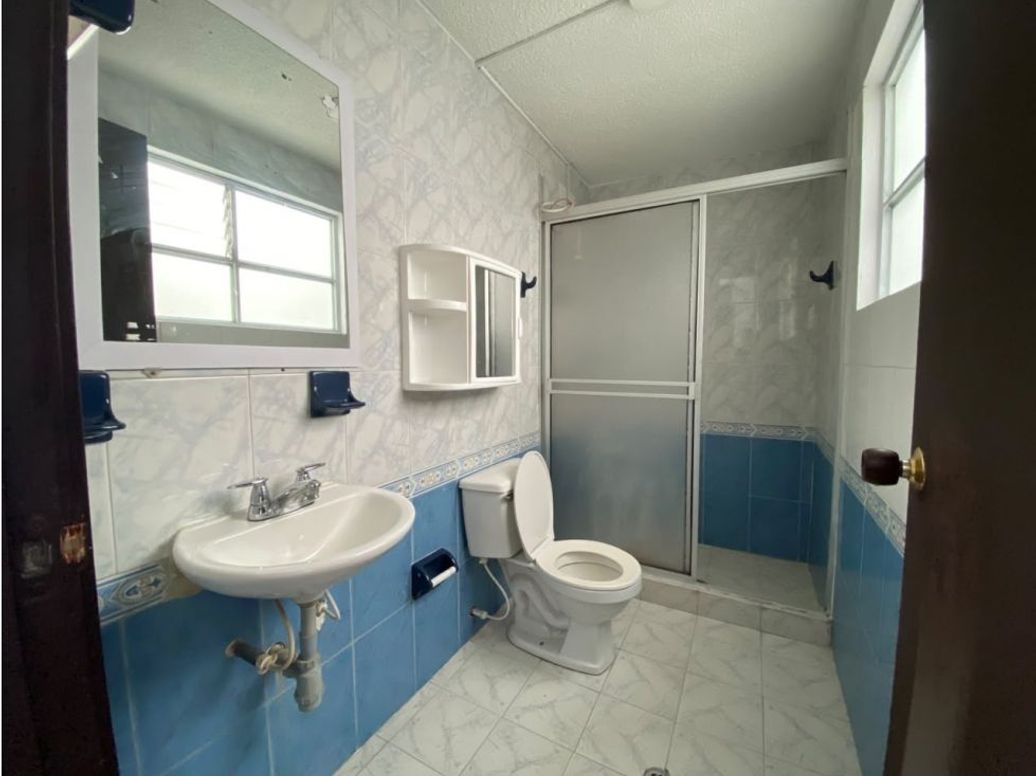 Casa de 7 alcobas en venta en Jardin Botanico, Bogotá, 320 m² · foto 14 de 16