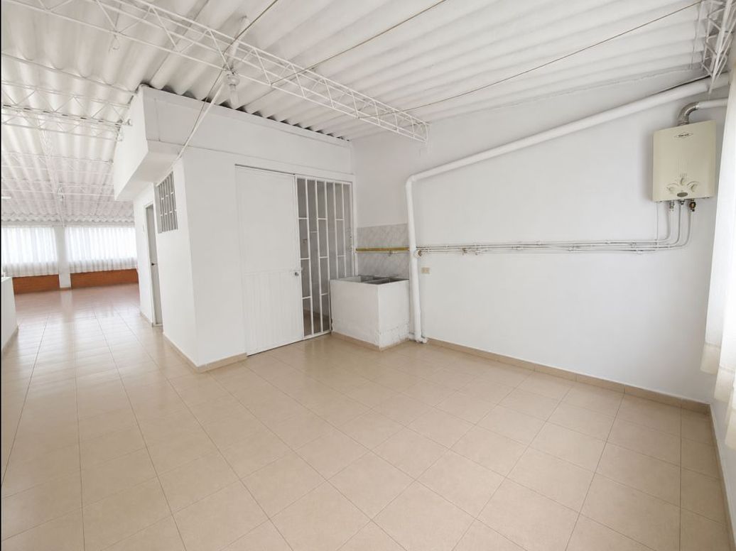 Casa de 7 alcobas en venta en Jardin Botanico, Bogotá, 320 m² · foto 7 de 16
