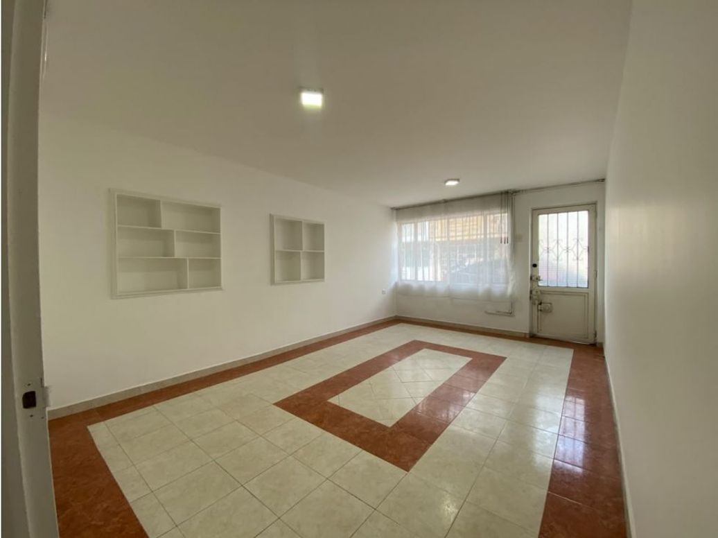 Casa de 7 alcobas en venta en Jardin Botanico, Bogotá, 320 m² · foto 4 de 16
