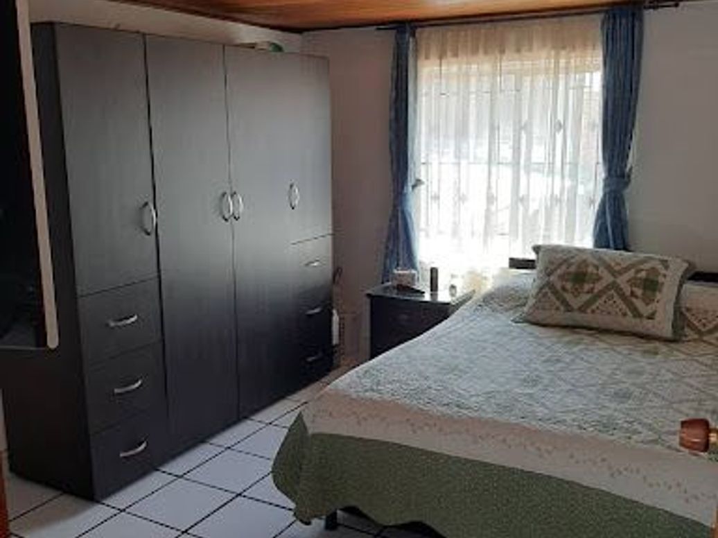 Casa de 6 alcobas en venta en Ciudadela Colsubsidio, Bogotá, 132 m² · foto 13 de 19
