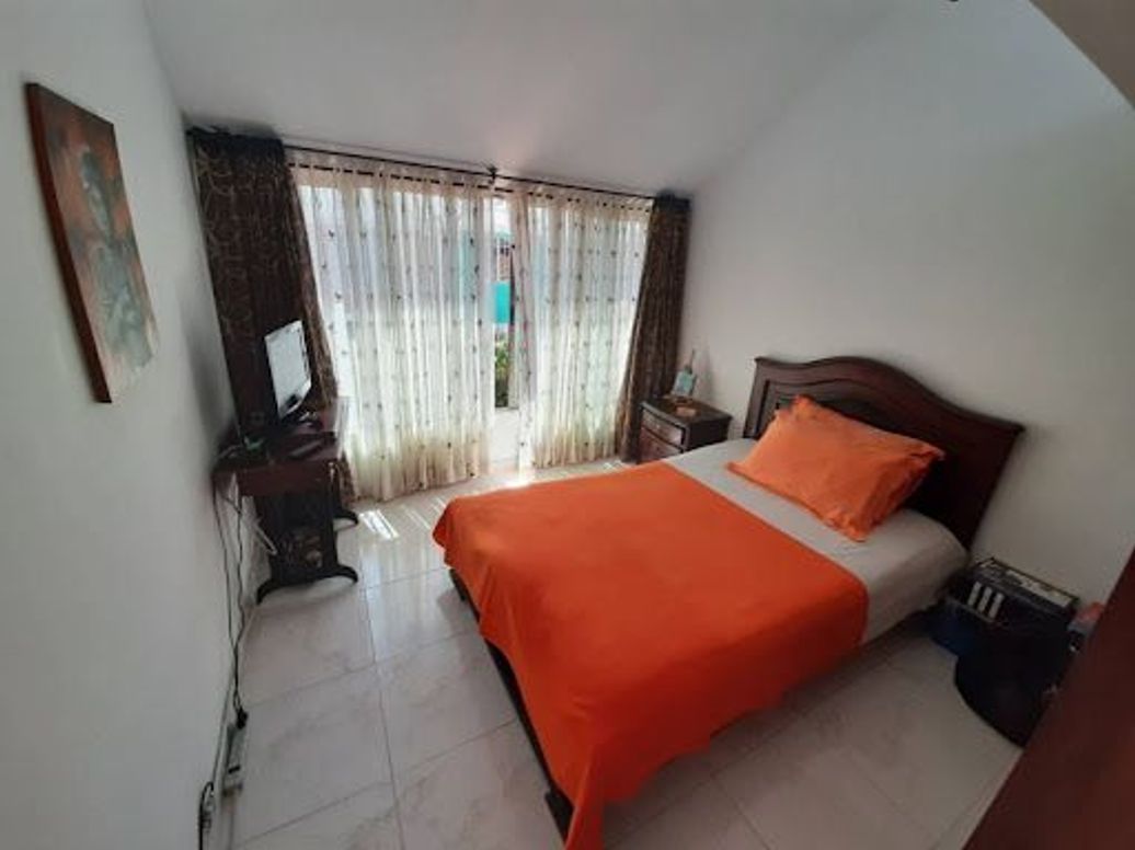 Casa de 6 alcobas en venta en Ciudadela Colsubsidio, Bogotá, 132 m² · foto 11 de 19