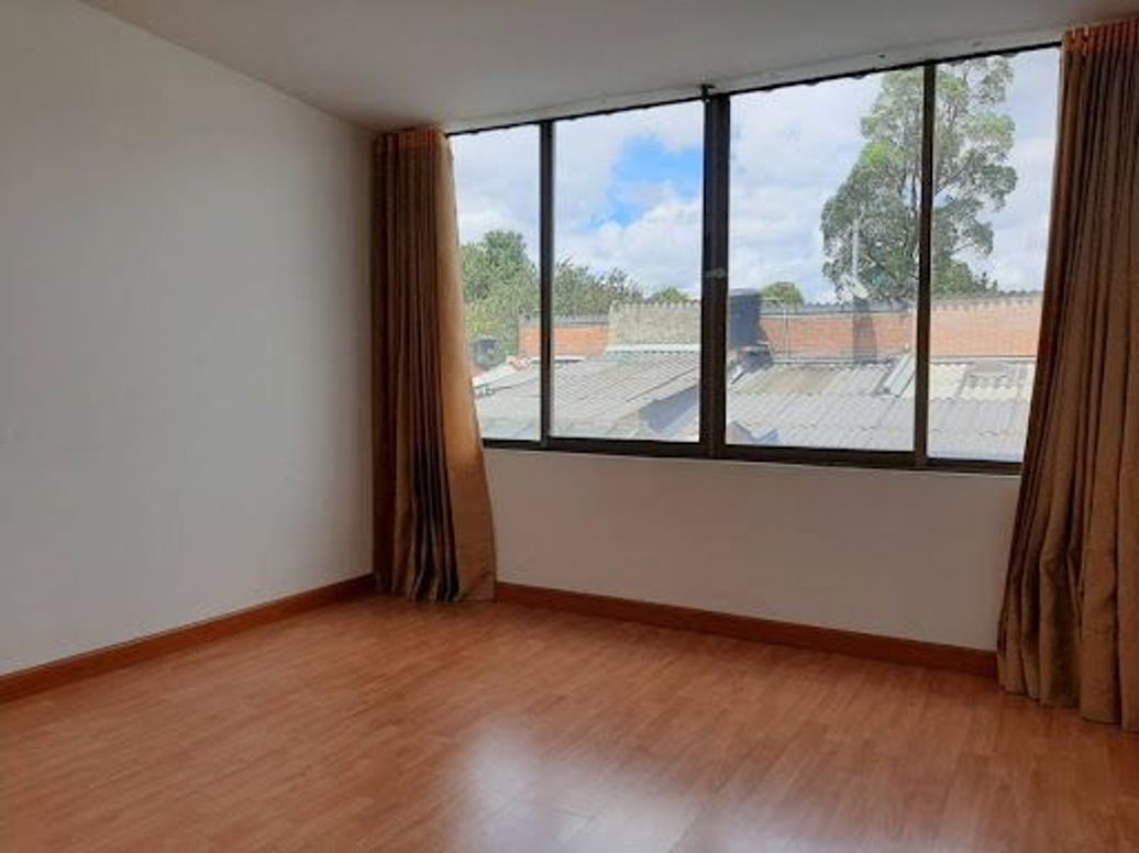 Casa de 6 alcobas en venta en Ciudadela Colsubsidio, Bogotá, 132 m² · foto 9 de 19
