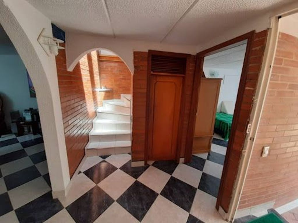 Casa de 6 alcobas en venta en Ciudadela Colsubsidio, Bogotá, 132 m² · foto 2 de 19