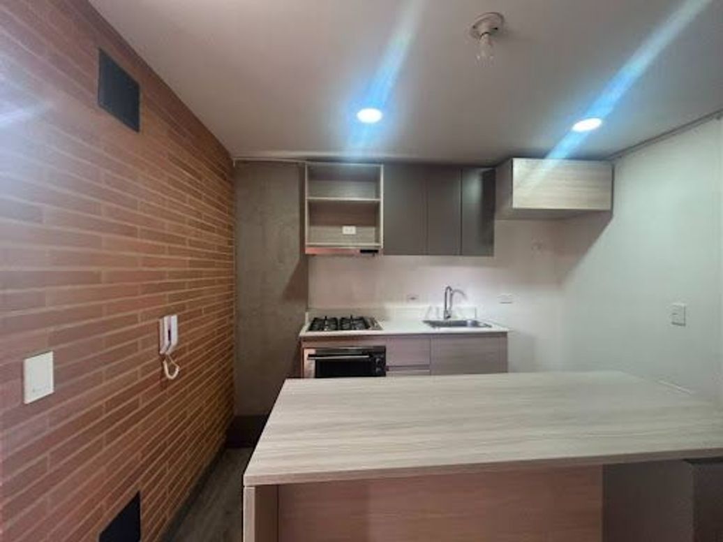Apartamento de 1 alcoba en venta en La Soledad, Bogotá, 46 m² · foto 2 de 13