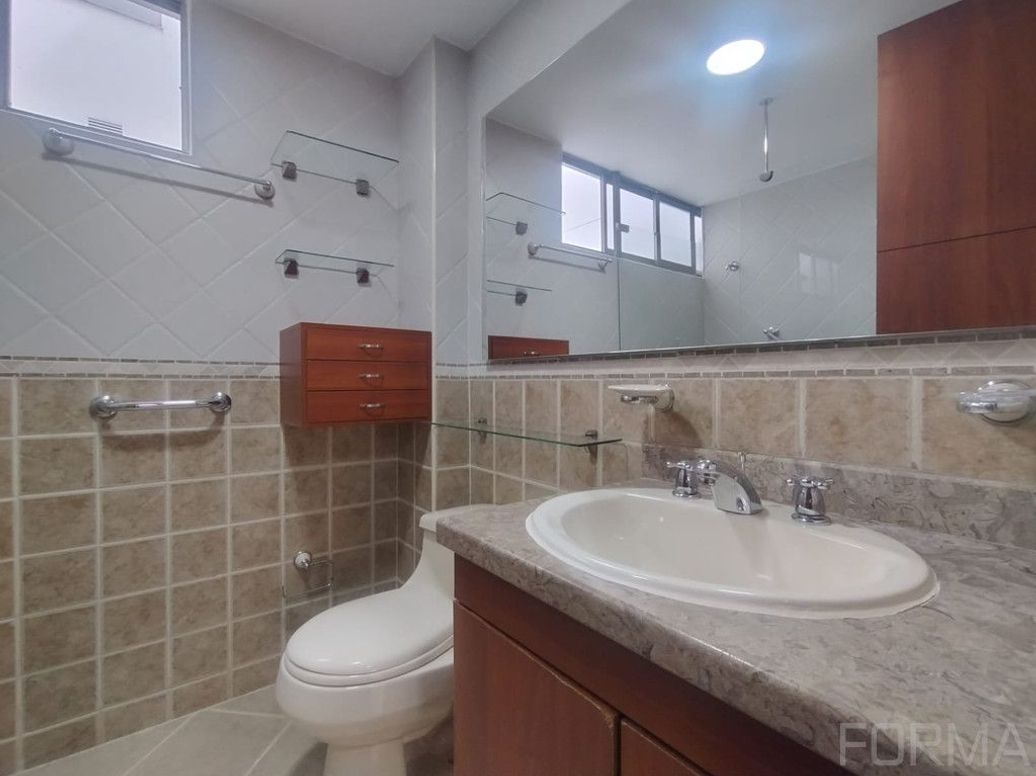 Apartamento de 3 alcobas en venta en El Batan, Bogotá, 125 m² · foto 16 de 20