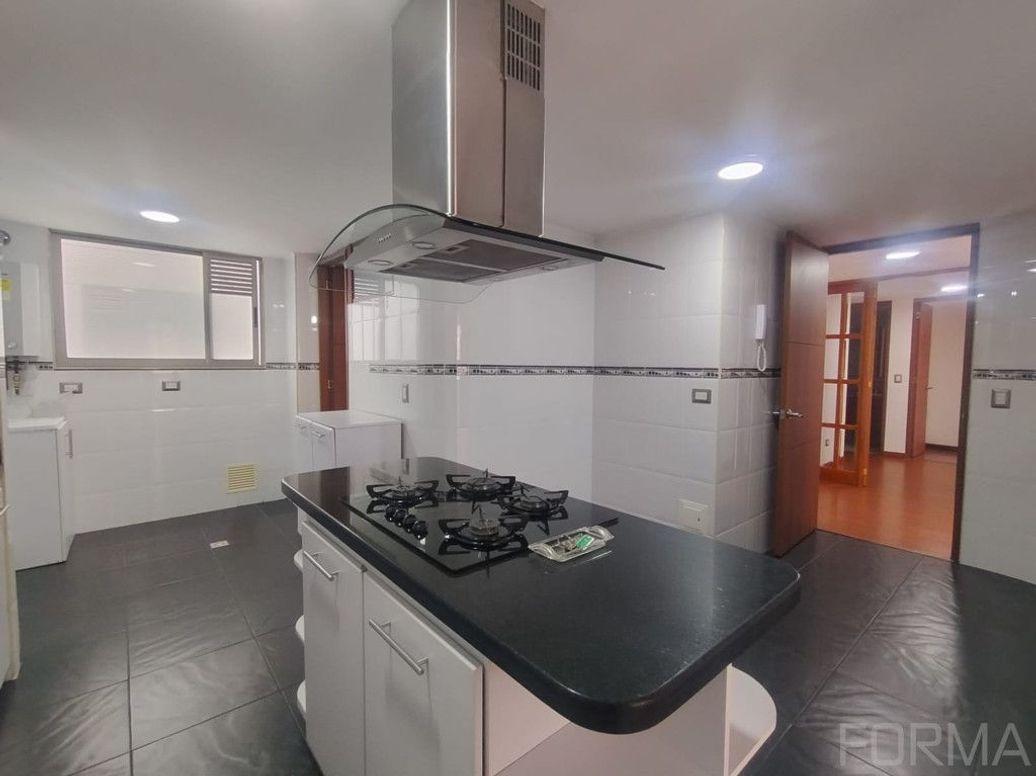 Apartamento de 3 alcobas en venta en El Batan, Bogotá, 125 m² · foto 4 de 20