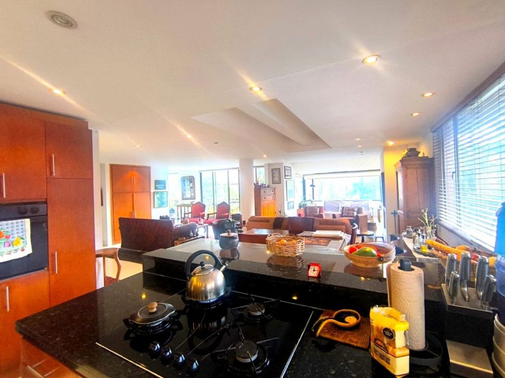 Apartamento de 1 alcoba en venta en Chicó Norte, Bogotá, 147 m² · foto 2 de 20