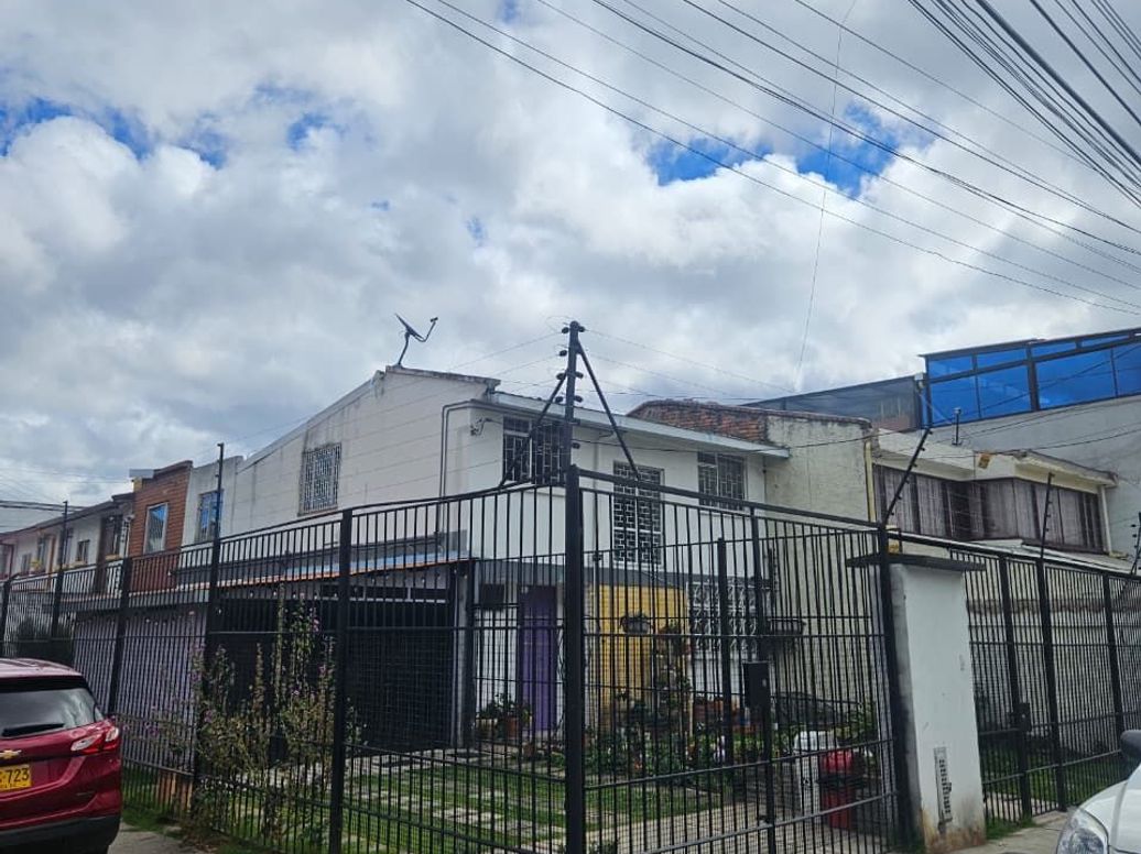 Casa de 5 alcobas en venta en La Fragua, Bogotá, 280 m² · foto 15 de 20