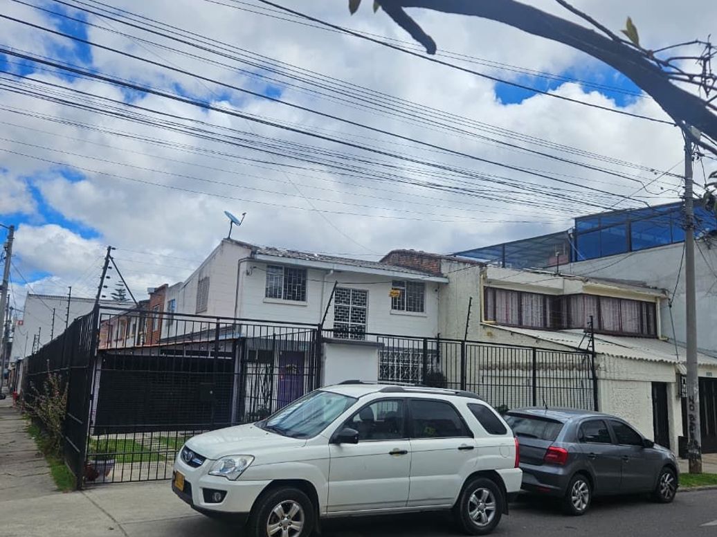 Casa de 5 alcobas en venta en La Fragua, Bogotá, 280 m² · foto 18 de 20